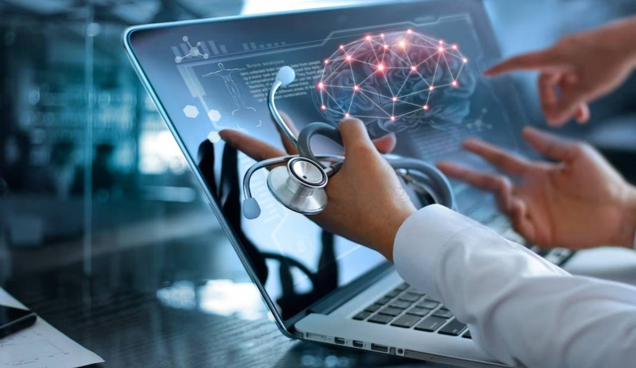 Profissional de saúde utilizando tecnologia avançada com interface de inteligência artificial para melhorar o atendimento médico